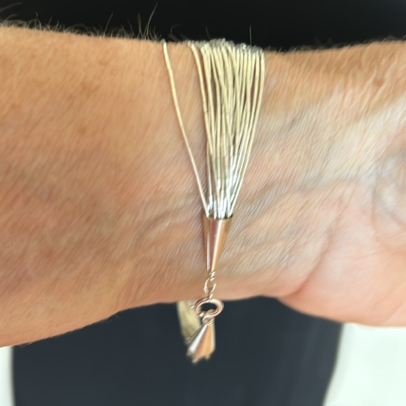 50 strand silver necklace with matching 25 strand silver bracelet - Picture 5 of 5